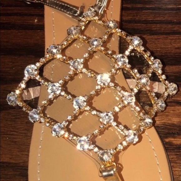 ‼️PRICE IS FIRM‼️Gold Bling rhinestone sandals - Picture 4 of 4
